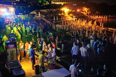 golden_beach_party