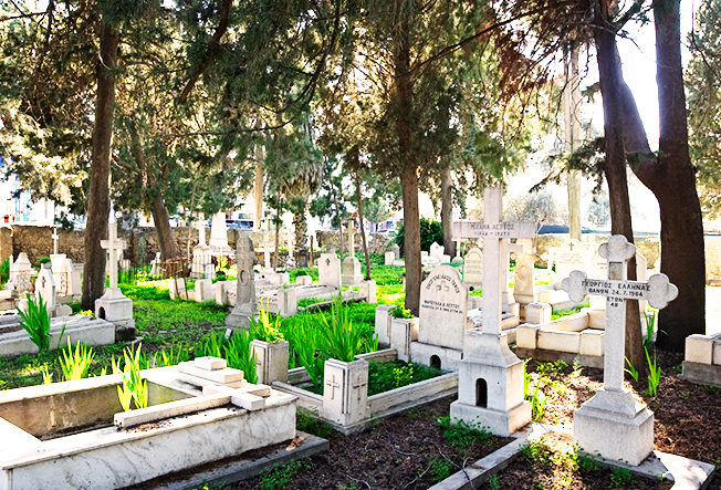 north-cyprus-english-cemetary-kyrenia