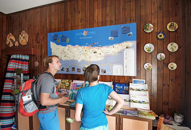 north-cyprus-turist-info-people-looking-at-map