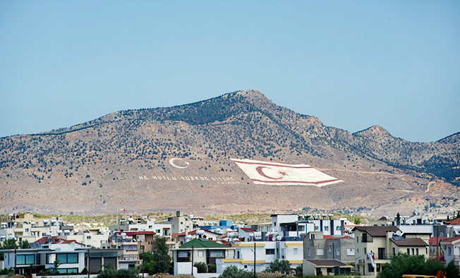 PET-north-cyprus-2014-picture-flags-mountain