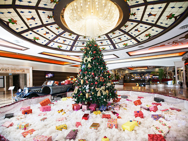 north-cyprus-cratos-hotel-casino-christmas-decorations-tree