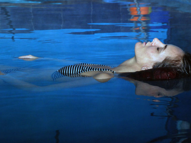 north-cyprus-watsu-lady-floating-in-water